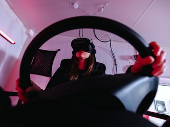 Innowacyjne technologie w procesie szkolenia i rekrutacji kierowców - VR Truck Simulator w Grupie Raben