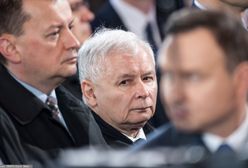 Przeczekać strajk kobiet i poskładać klub PiS. Jarosław Kaczyński walczy o większość