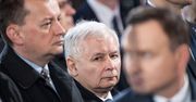 Przeczekać strajk kobiet i poskładać klub PiS. Jarosław Kaczyński walczy o większość