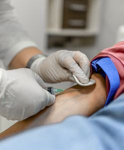 25 tys. zł dla lekarza i 221 zł dla pielęgniarki. "To bulwersujące"