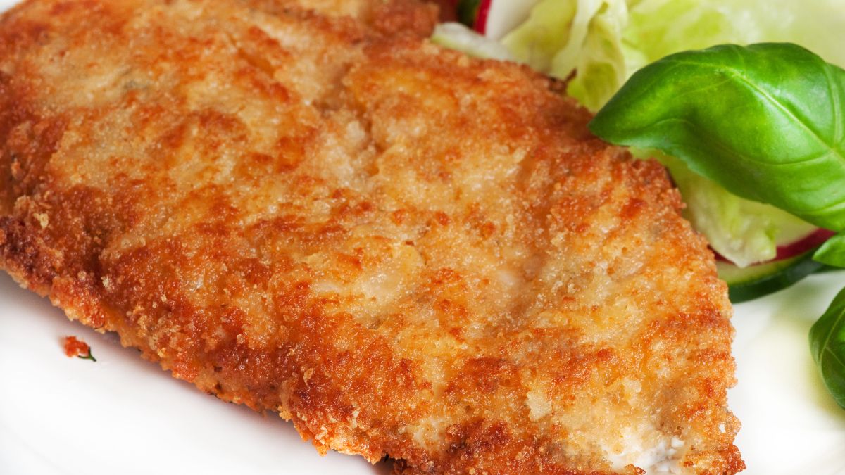 Kotlet w panierce to podstawa  polskiego obiadu 