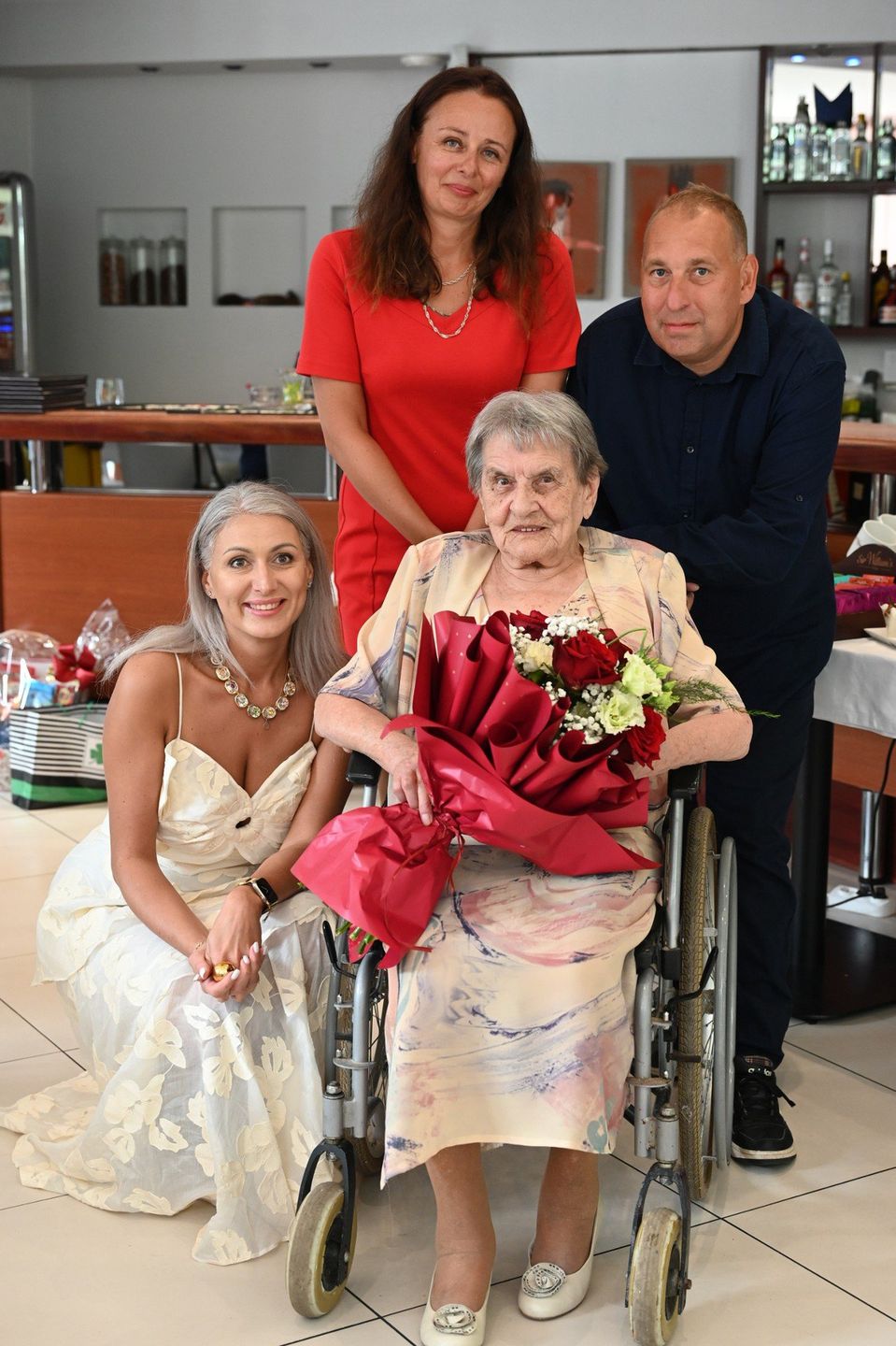 Pani Basia z wnuczętami.