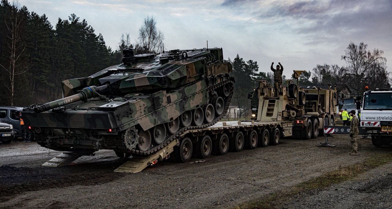 Polskie czołgi Leopard 2PL trafiły do Adazi. To istotne wydarzenie