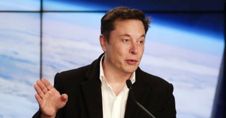 Elon Musk o pomocy dla Ukrainy. "Te wydatki nie pomagają"