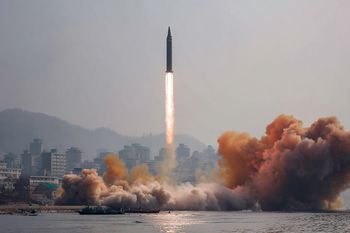 Korea Północna znów prowokuje. Wystrzeliła pocisk u zachodnich wybrzeży