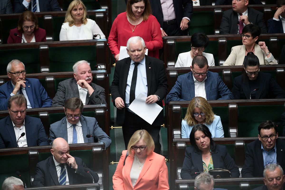 pis, prokuratura, orlen, śledztwa, umorzone śledztwo Czyszczenie prokuratorskich szaf. Niewygodne dla PiS śledztwa wracają