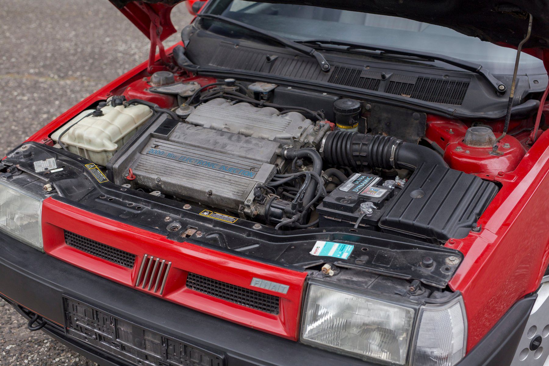 Fiat Tipo Sedicivalvole z 1991 r. trafił na aukcję. Do odbioru w Polsce