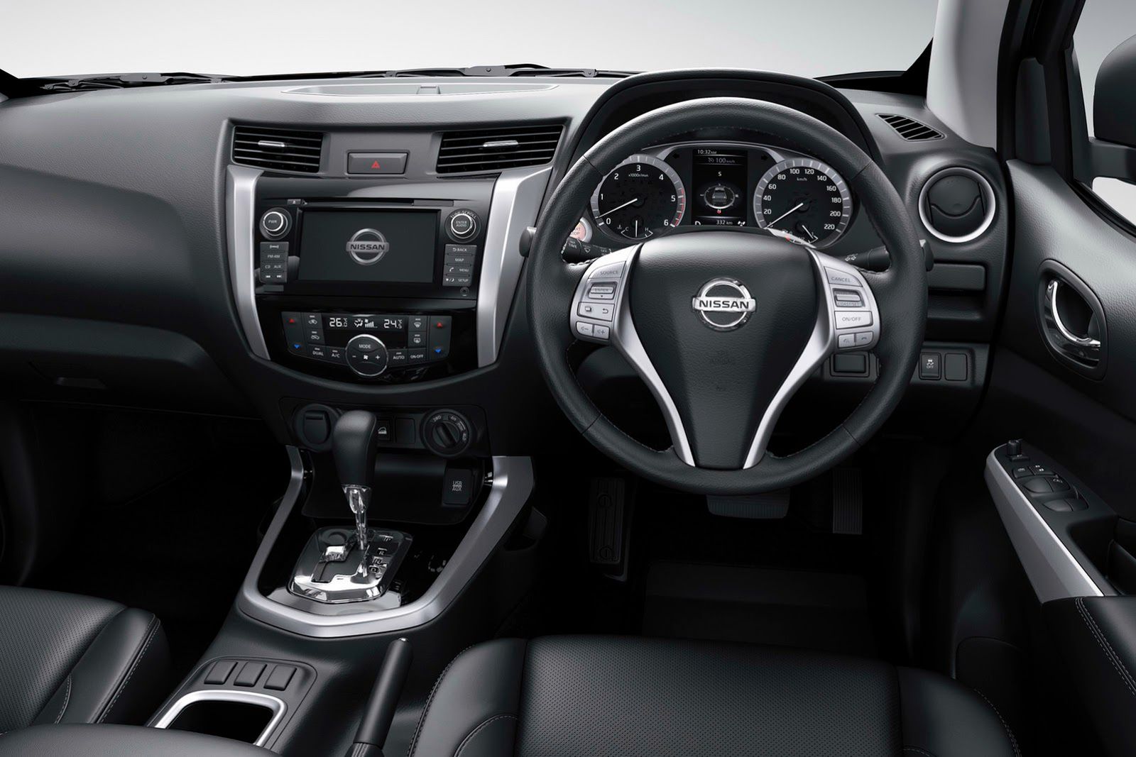 Nowy Nissan Navara - obszerna galeria producenta 46