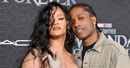 Rihanna po raz pierwszy pokazała SYNKA! (WIDEO)