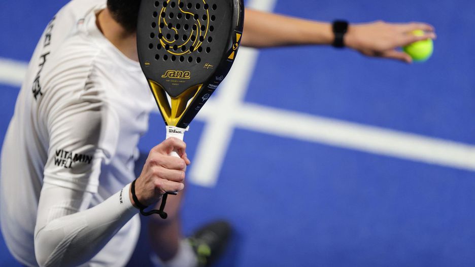 Padel to połączenie tenisa i squasha