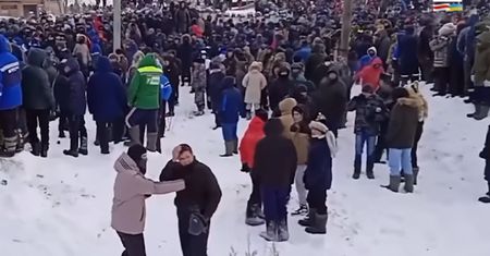 Rosja rozprawia się z protestującymi. Wywozi ich w nieznanym kierunku