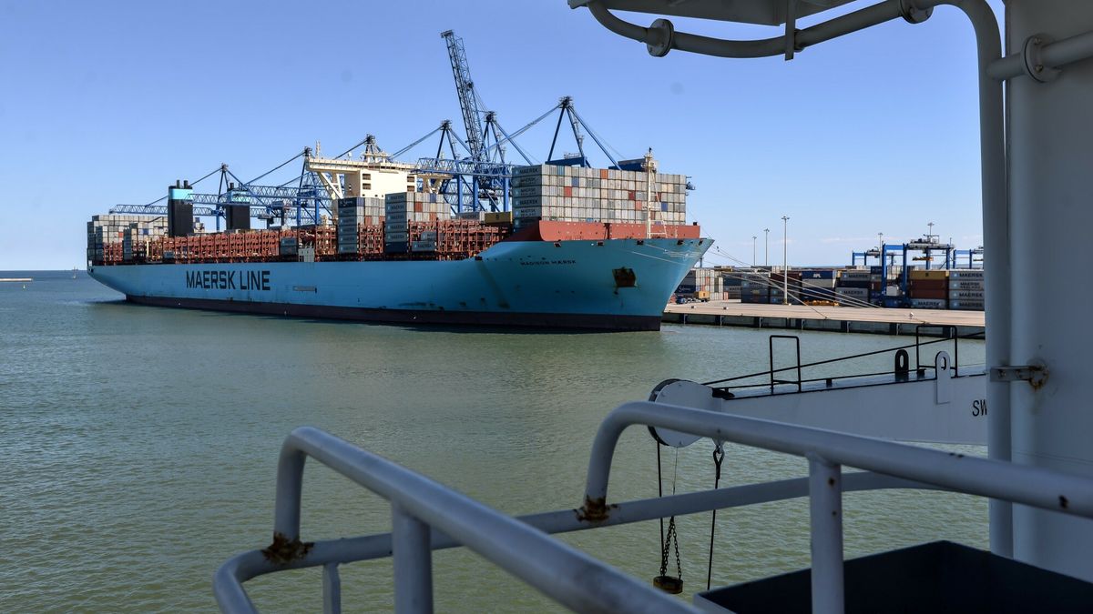 Kontenerowiec Madison Maersk w gdańskim porcie