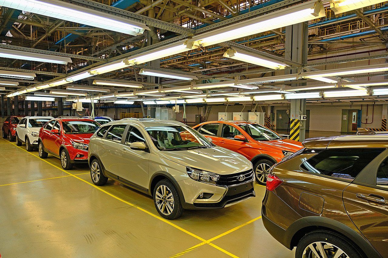 AvtoVAZ będzie angażował skazanych Rosjan w produkcję samochodów
