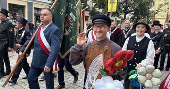 Kielce: Kolorowy pochód. V Rzemieślniczy Bazar