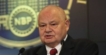 Adam Glapiński szybko zmienia zdanie. Oto, co mówił o podnoszeniu stóp i ingerencji na rynku walut