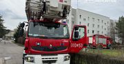 Pożar mieszkania w Warszawie. Strażacy ewakuowali niepełnosprawną osobę