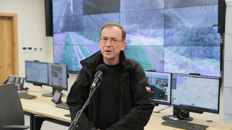 Mariusz Kami�ski
Tomasz Waszczuk
Centrum Nadzoru bariery elektronicznej, otwarcie, polityk, polityka, prezydent, bariera elektroniczna, Graniczna, monitoring, nadz�r, Oddzia�, Prezydent RP, Stra�, uroczyste, warmi�sko-mazurski, wizyta, Zwierzchnik Si� Zbrojnych, kontrola, stra� graniczna