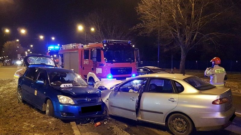 Zderzenie toyoty i seata na ul. Związkowej | fot. KM PSP w Lublinie