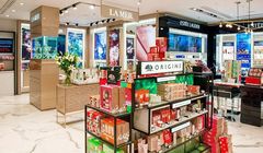 Estée Lauder zamknie 15 proc. swoich sklepów na całym świecie