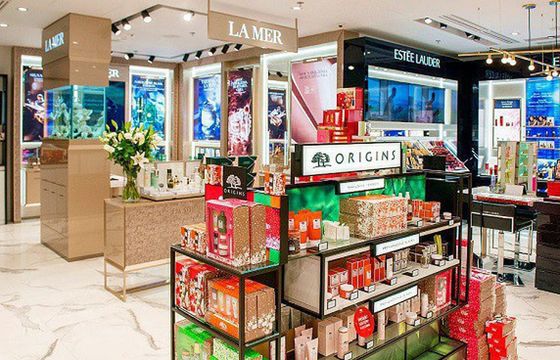 Estée Lauder zamknie 15 proc. swoich sklepów na całym świecie