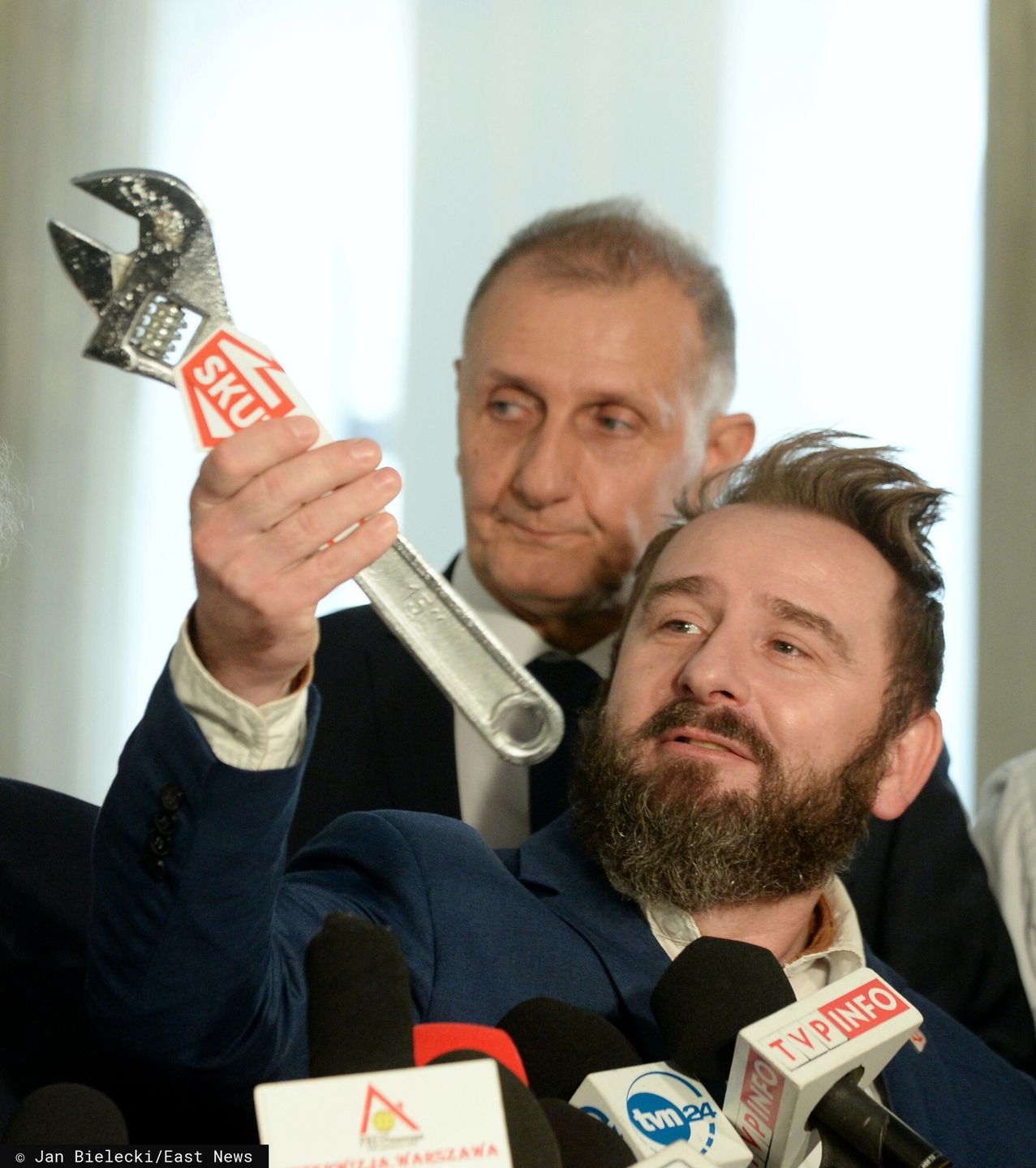 Liroy w Sejmie. Wtedy walczył m.in. z alimenciarzami, dziś żona mu zarzuca, że sam zalega z płaceniem na dzieci