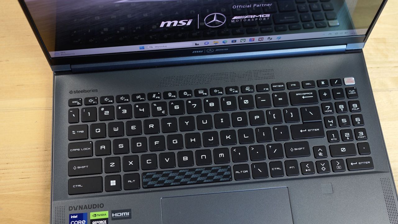 MSI Stealth 16 Mercedes-AMG - klawiatura