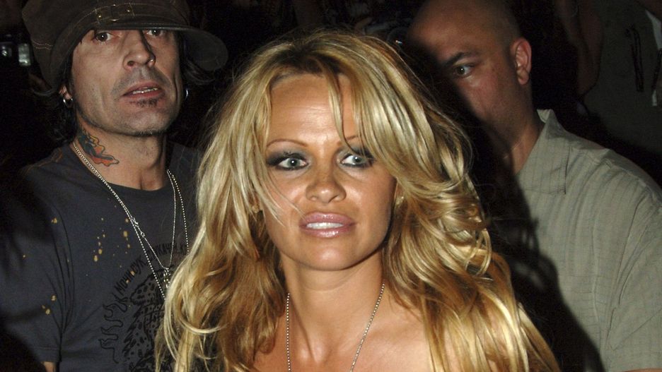 Pamela Anderson postanowiła usunąć się w cień