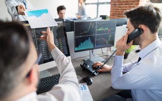 Ceny ropy mocno się wahają. Goldman Sachs: takie będą też kolejne miesiące