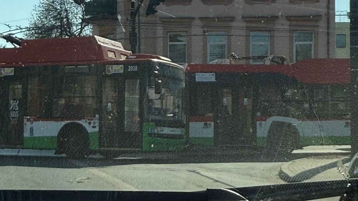 Zablokowane skrzyżowanie al. Spółdzielczości Pracy z ul. Obywatelską