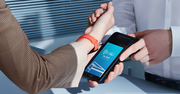 W sklepie zapłacisz opaską. Mi Smart Band 6 NFC z Xiaomi Pay w 5 polskich bankach