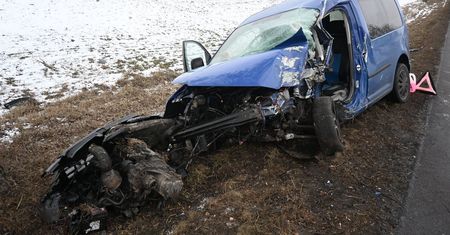 Wypadek w Kamionce. Stracił przytomność i uderzył w drzewo