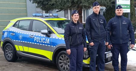 Policjanci z Gozdowa uratowali kobietę z przerębla. Dramatyczna akcja na zamarzniętym stawie!