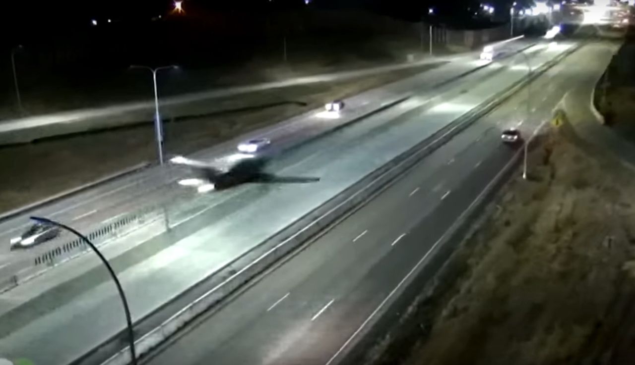 USA. Samolot wylądował na autostradzie. Wideo hitem sieci
