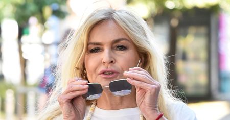 Monika Olejnik prezentuje wakacyjną formę w "drapieżnym" bikini. Internauci chwalą: "Wygląda pani jak AFRODYTA" (FOTO)