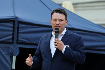 Wyzwanie od policjantki dla Mentzena. Jest reakcja z MSWiA