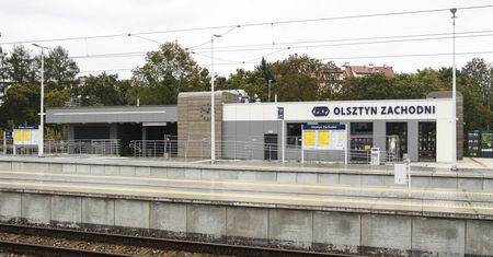 Olsztyn. Tragedia na torach: kilkunastoletni chłopak walczy o życie