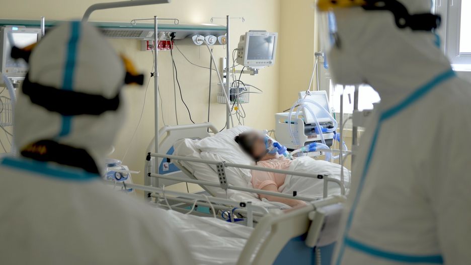 Koronawirus w Polsce. Nowy scenariusz na czwartą falę epidemii