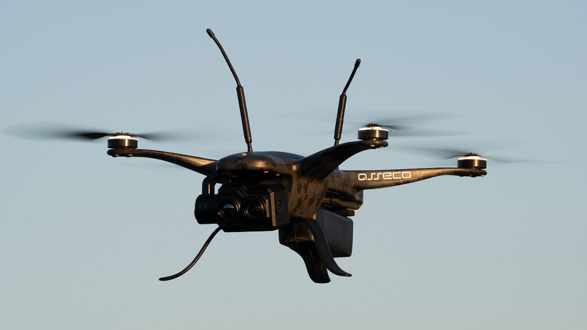 Łącznie w ramach umowy Wojsko Polskie otrzyma 100 dronów. 