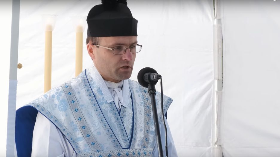 Ksiądz aresztowany. Posłanka PiS oburzona: "Cóż takiego zrobił?"