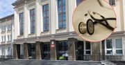Pacjentka zmarła po przewiezieniu karetką z niesprawną aparaturą. Zakończył się proces lekarki