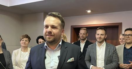 Wyniki wyborów w Starachowicach. Po raz trzeci zmiażdżył konkurencję