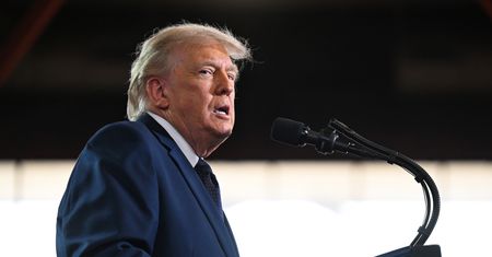 Trump zapowiada konsultacje. Decyzja ws. Iranu lada moment