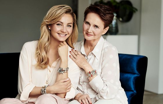 Małgorzata Socha z matką reklamuje biżuterię Apart Beads Collection