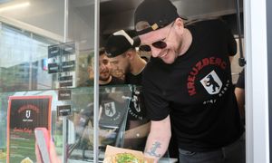 Filip Chajzer stawia na franczyzę. Tyle kosztuje licencja na kebaby