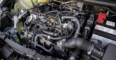 Toyota wycofuje silniki spalinowe z popularnych modeli. Zostaną tylko hybrydy