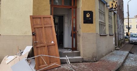 Bierutów. Eksplozja bankomatu w środku nocy. "Słyszeliśmy go w całym mieście"
