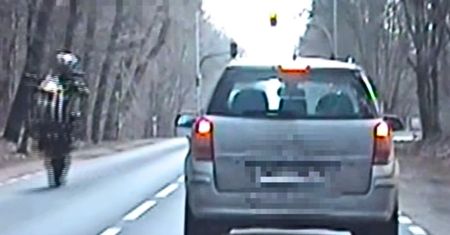 Poderwał motocykl na jedno koło. Nie przewidział jednego