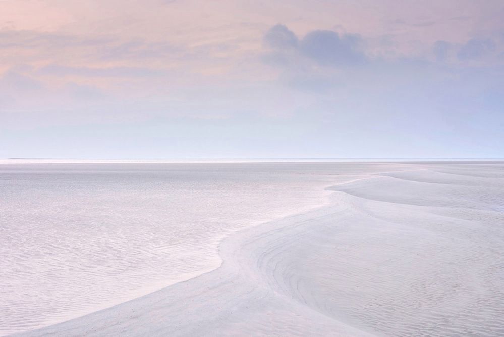 Take a View – Landscape Photographer od the Year to konkurs, który dedykowany jest wszystkim fotografom wywodzącym się z Wielkiej Brytanii – bez względu na to, gdzie są obecnie. W 11. edycji konkursu pula nagród wynosiła 17 tysięcy funtów. 10 tysięcy z tego trafiło w ręce Benjamina Grahama, jako Fotografa Roku.