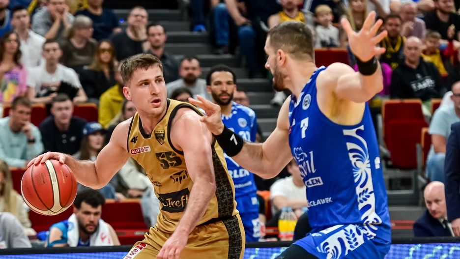 W pierwszym z dwóch meczów o brąz Trefl Sopot przegrał z Anwilem Włocławek 85:88. Rewanż w Hali Mistrzów zacznie więc od wirtualnego stanu -3 