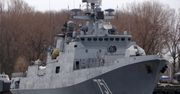 Rosyjska fregata Admirał Essen zmienia kolor. To sposób na drony kamikadze